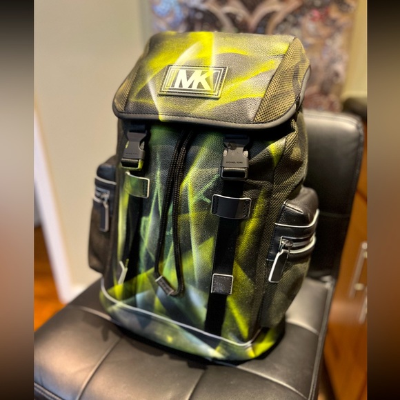 NWT LTD ED MICHAEL KORS AUTH COOPER POCKET MEN BACKPACK OLIVE BLACK SIGNED CERT - Picture 2 of 12